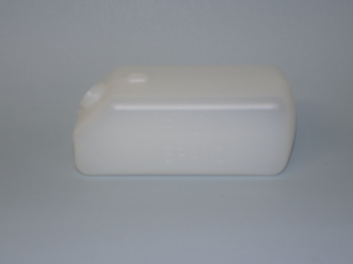 S437- 4 oz Slant Tank